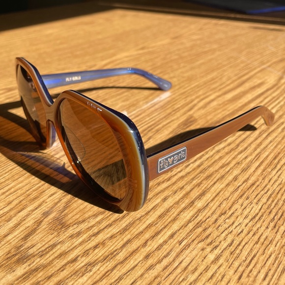 Retro Sunglasses FlyGirls 🖤 Sunnies 🔥🔥🔥 - Picture 7 of 17